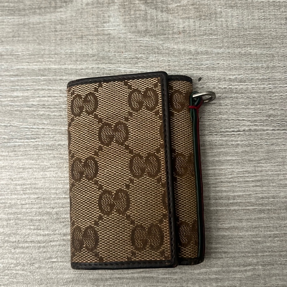 Authentic Gucci Monogram Key Case Euc - image 1